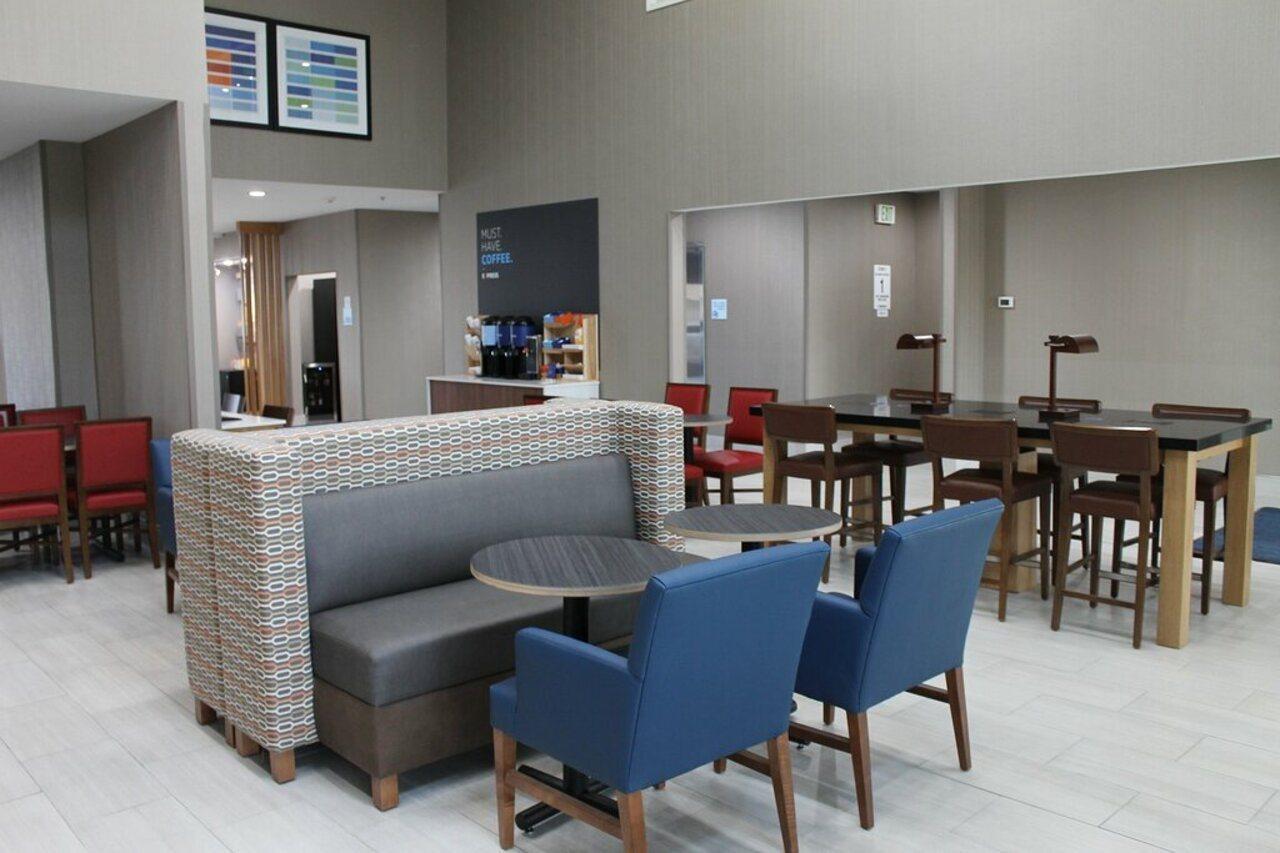 Holiday Inn Express & Suites - Tulare By Ihg Kültér fotó