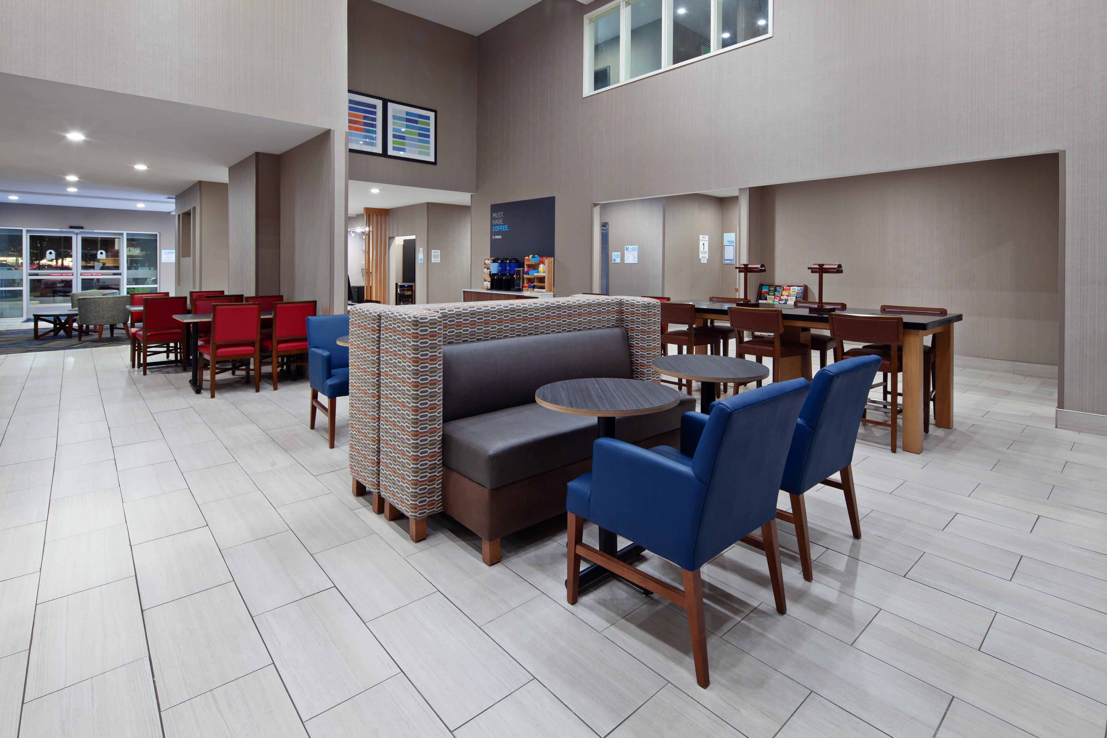 Holiday Inn Express & Suites - Tulare By Ihg Kültér fotó