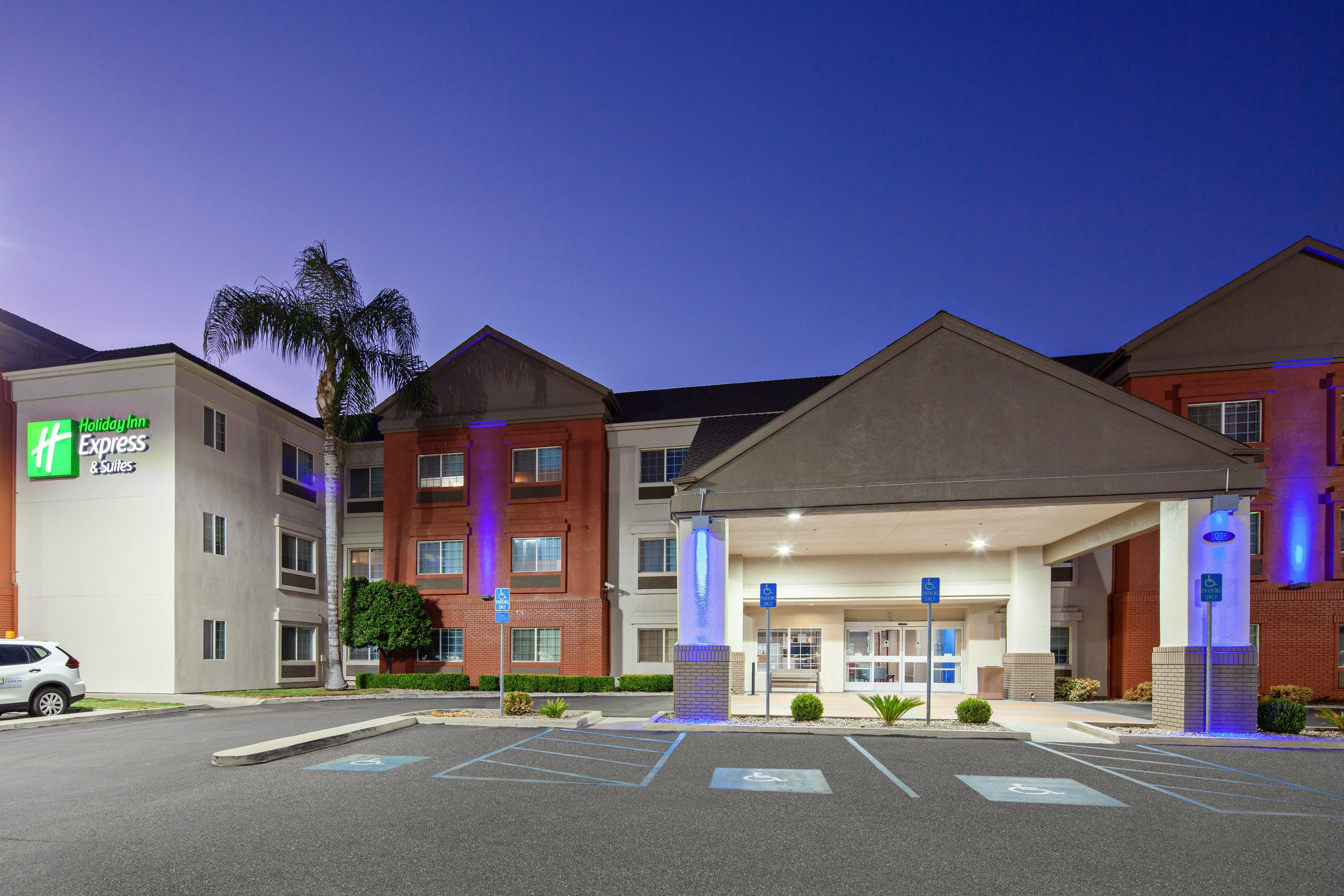 Holiday Inn Express & Suites - Tulare By Ihg Kültér fotó
