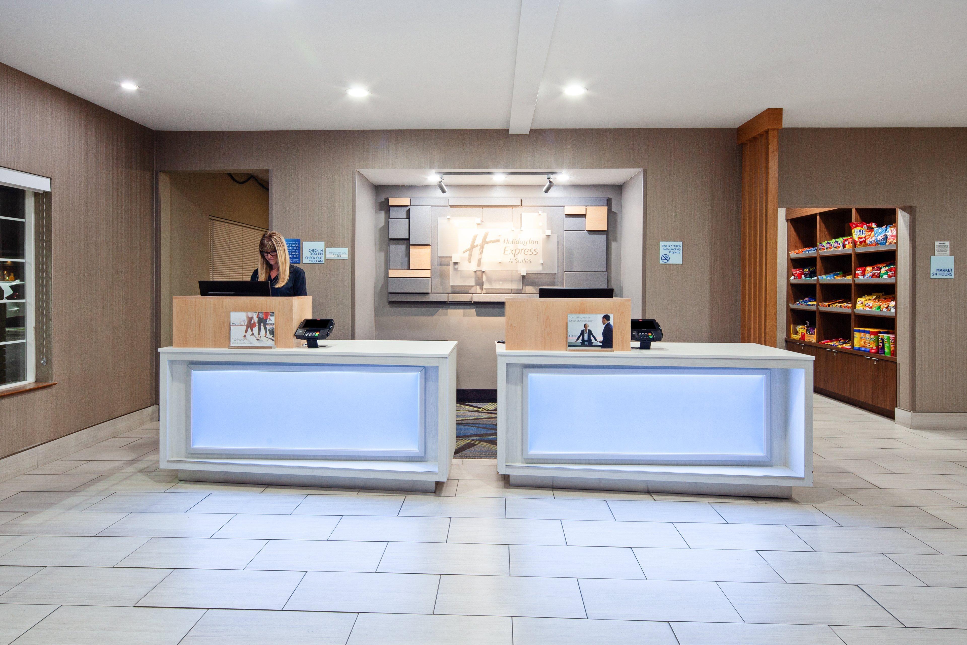 Holiday Inn Express & Suites - Tulare By Ihg Kültér fotó