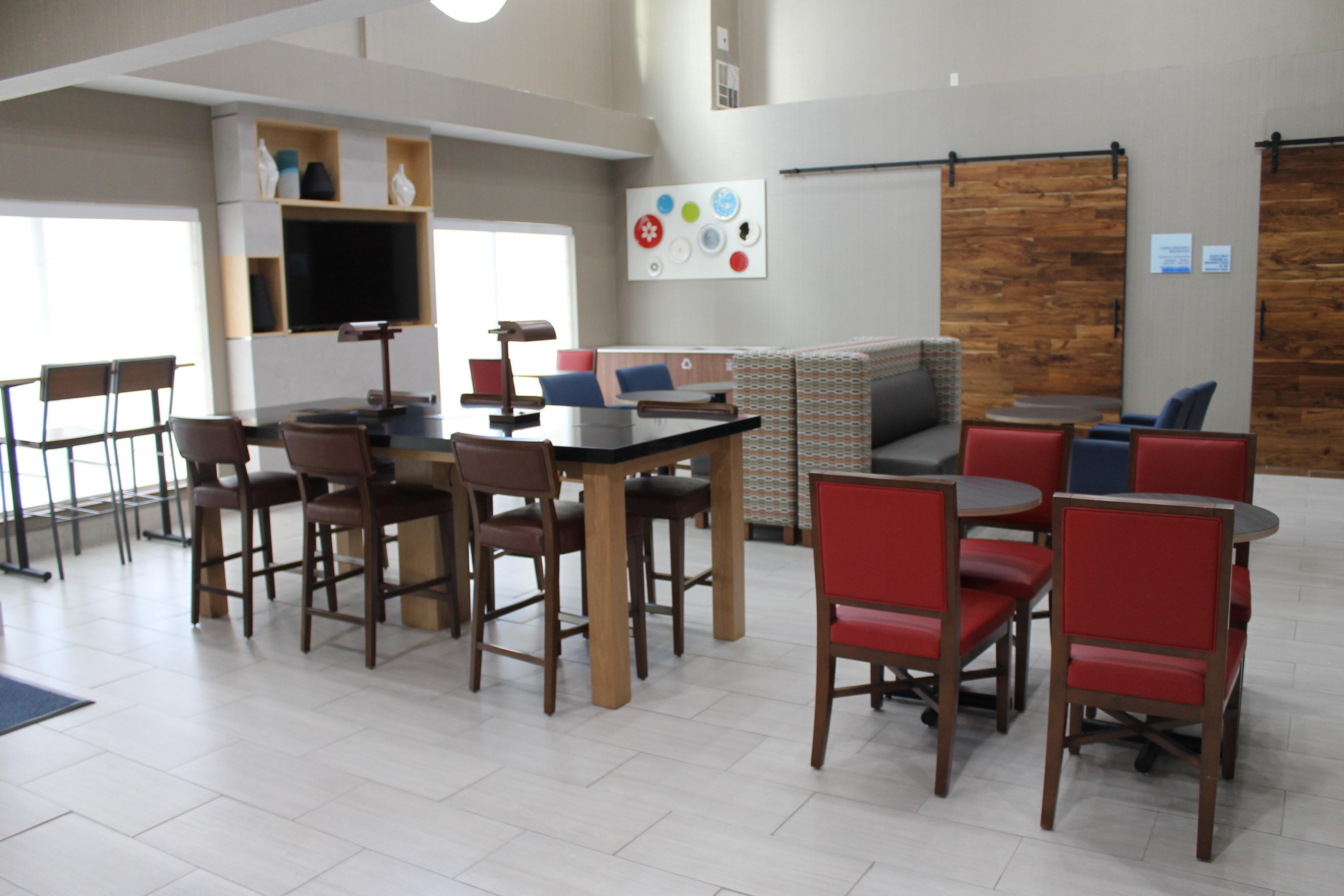 Holiday Inn Express & Suites - Tulare By Ihg Kültér fotó